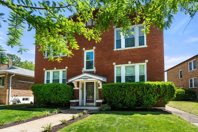 Foto del edificio - 1030 Commodore Dr