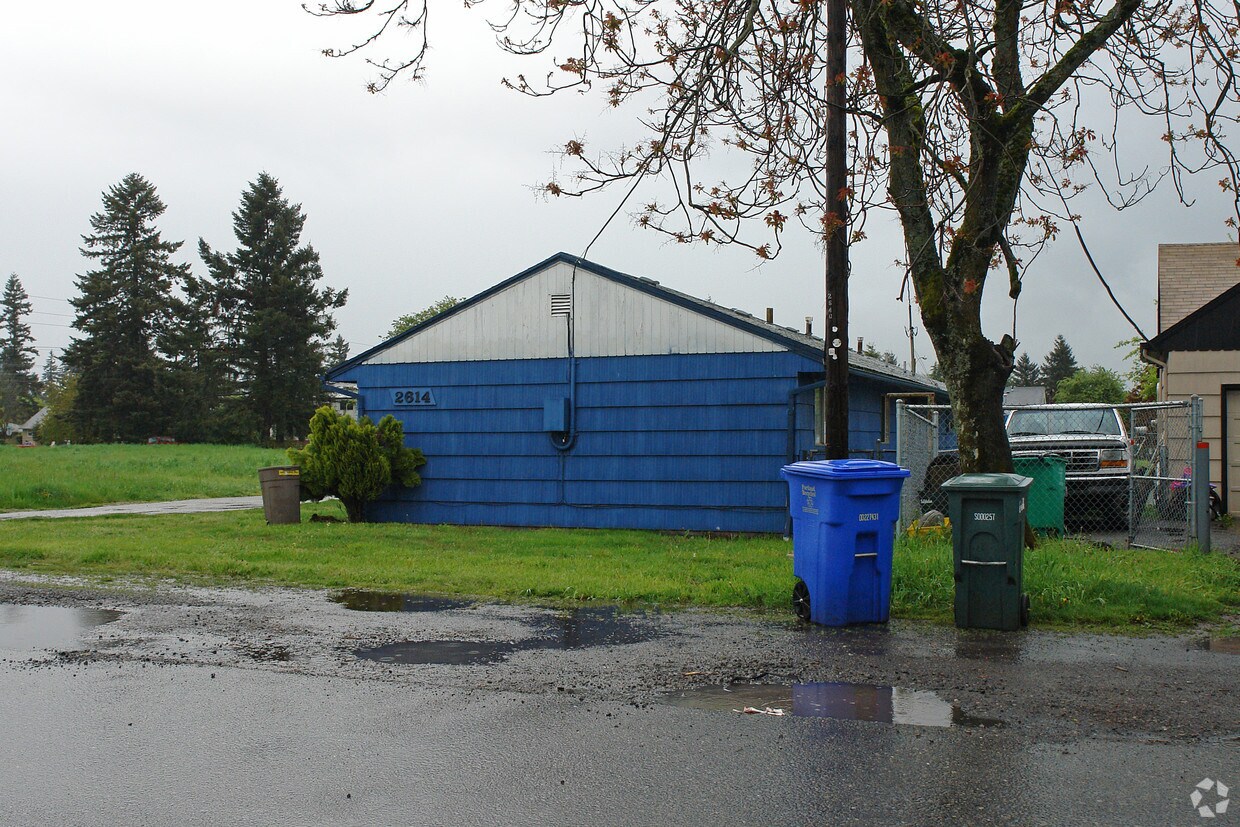 Building Photo - 2614 SE 115th Ave
