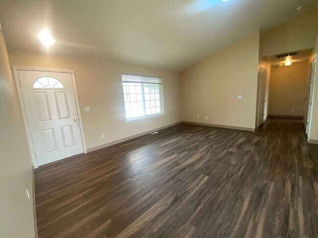 Foto del edificio - 3 Bedroom 2 Bathroom Home for Rent!