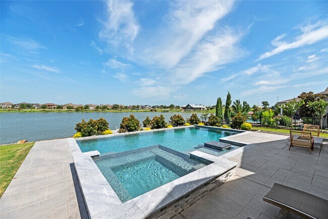 Foto del edificio - 10823 Painted Crescent Ct