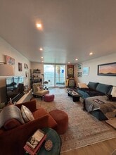 Building Photo - 7665 Sun Island Dr S