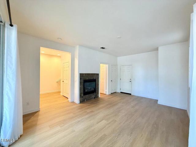 Foto del edificio - 533 E Port Hueneme Rd