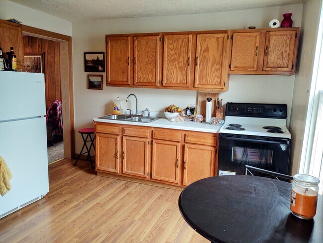 Building Photo - 112 Arch St