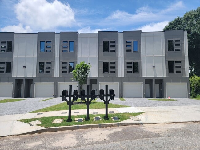 Foto del edificio - Fall 2025 Student Housing – 4 Beds / 4 Bat...