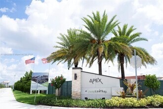 Building Photo - 7831 NW 104th Ave