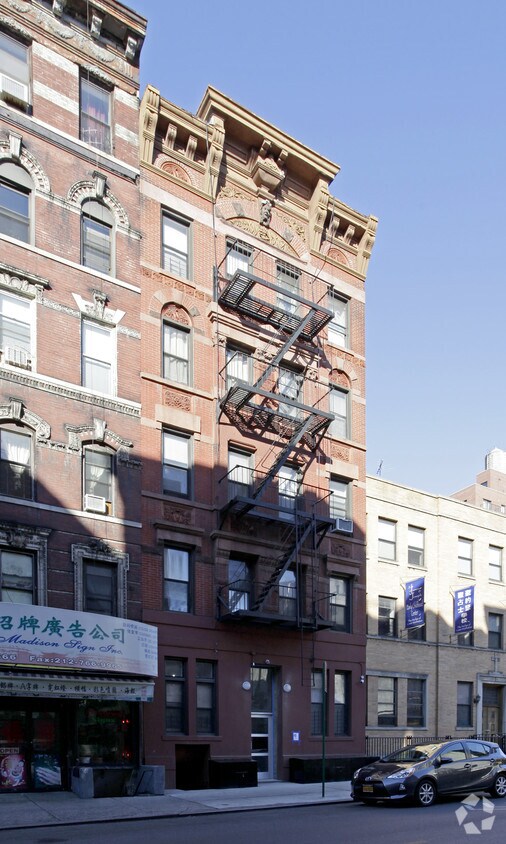 Building Photo - 81 Madison St