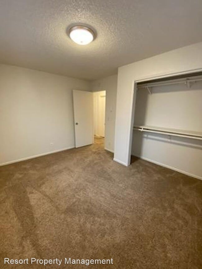 Building Photo - 4 br, 2 bath House - 2212 W. Honeysuckle Ave.