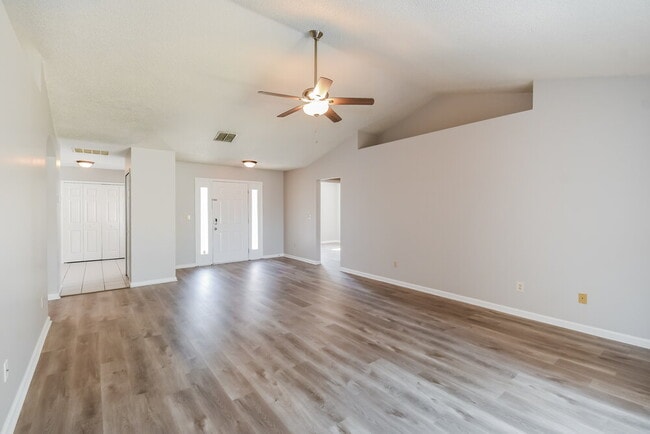Building Photo - 4461 Cobblefield Cir W