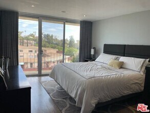 Building Photo - 2260 N Cahuenga Blvd