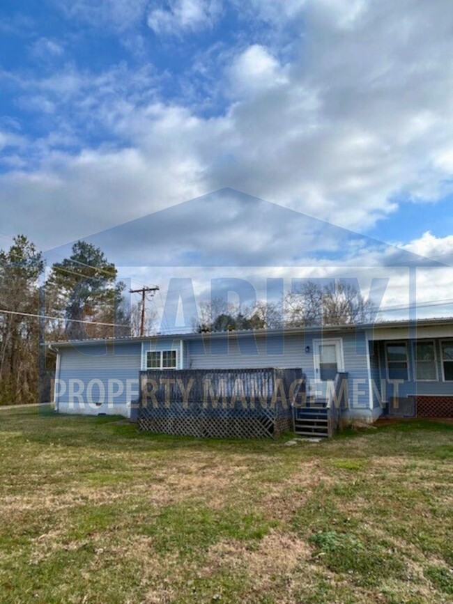 Building Photo - Three bedroom duplex in Charleston