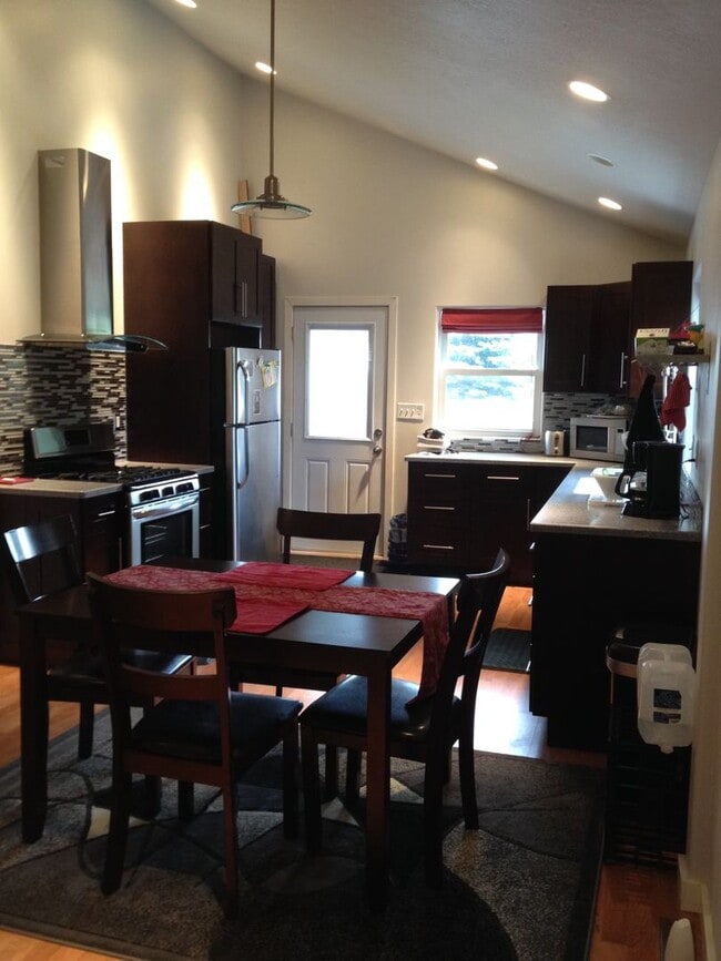 Building Photo - Private Country Oasis Minutes from Southbe...