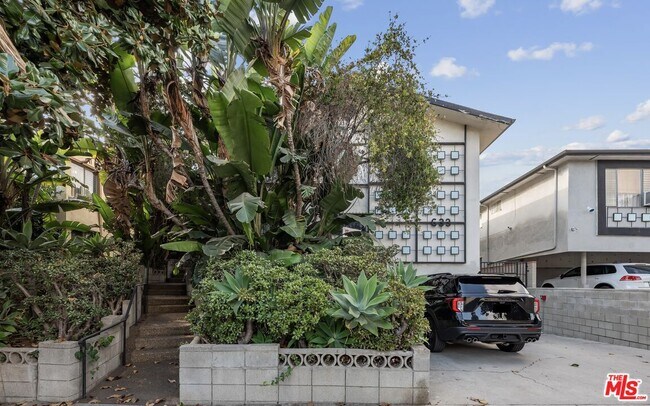 Foto del edificio - 633 Hayworth Ave