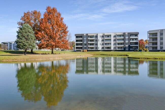 Building Photo - 5233 Highpointe Lakes Dr