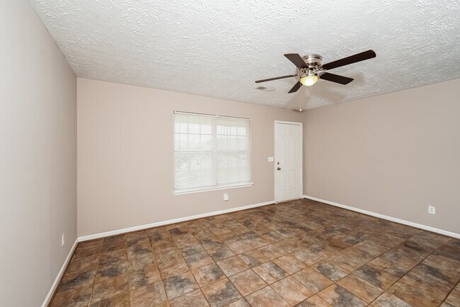 Foto del edificio - 123 Dogwood Cir