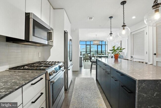 Building Photo - 70 N St SE