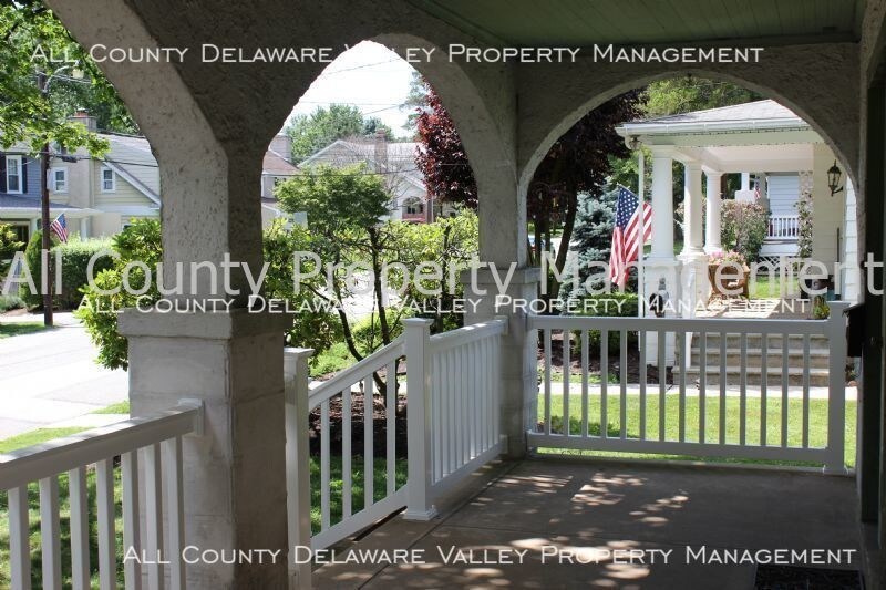 Primary Photo - 25 Manor Rd