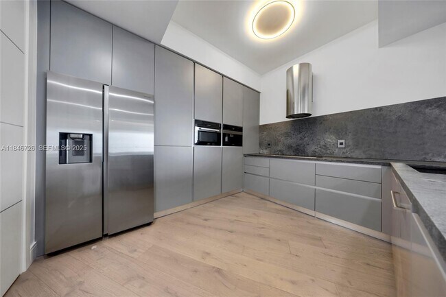 Foto del edificio - 16001 Collins Ave