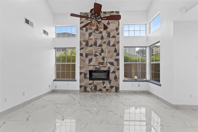Foto del edificio - 9428 Penny Ln