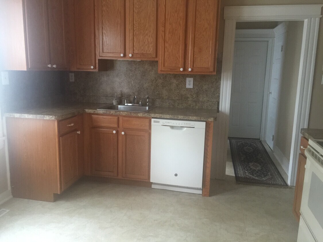Foto principal - 126 Everett St