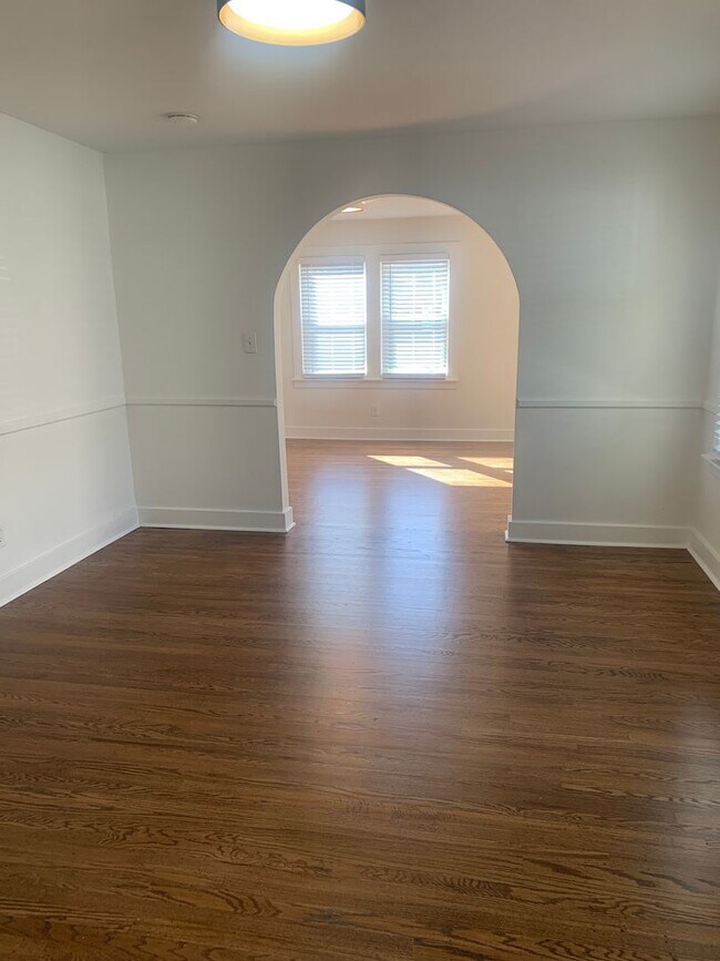 Foto del edificio - GREAT LOCATION!  Charming Crescent Hill Home - 2 bedroom/1 bathroom single family home