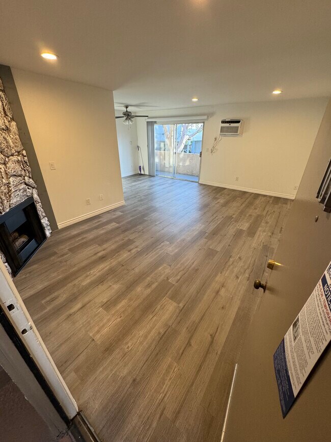 Foto del edificio - 3725 Glendon Ave