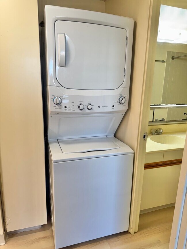 Foto del edificio - Charming 2 bedroom, 2 bathroom, 1 covered ...