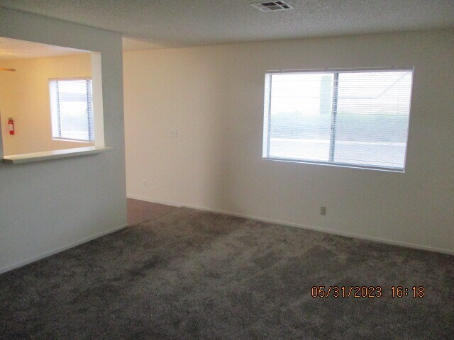 Foto del edificio - 5171 Pioneer Ave