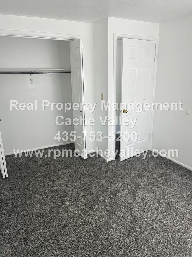 Building Photo - 410 N 200 W