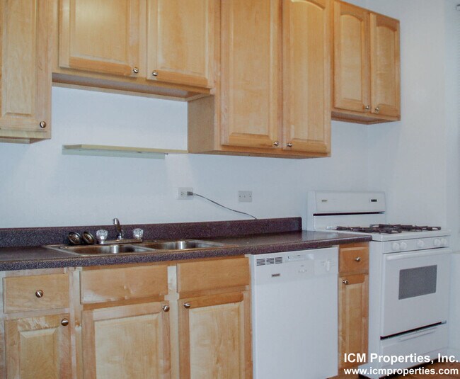 Foto del edificio - 2454 N Southport Ave