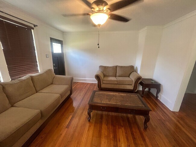 Foto del edificio - 910 Lacy St