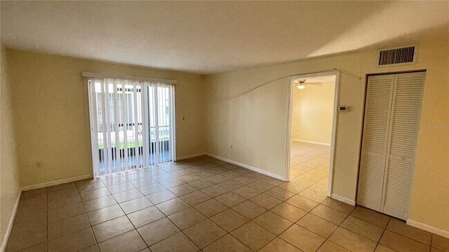 Foto del edificio - 5509 Fountain Lake Cir