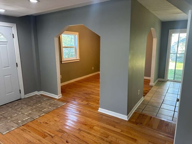 Building Photo - 66 Layton St