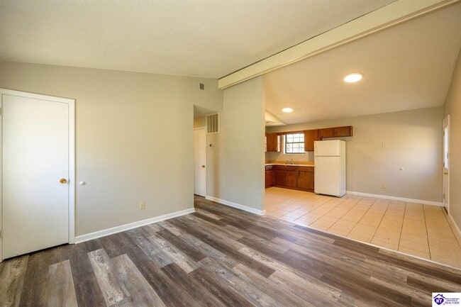 Foto del edificio - 243 S Airview Dr