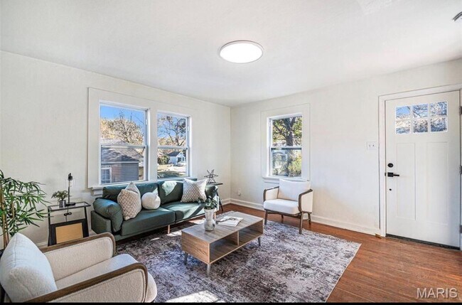 Foto del edificio - 24 Lamar Dr