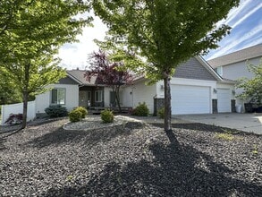 Building Photo - 12405 E Aunnic Ln