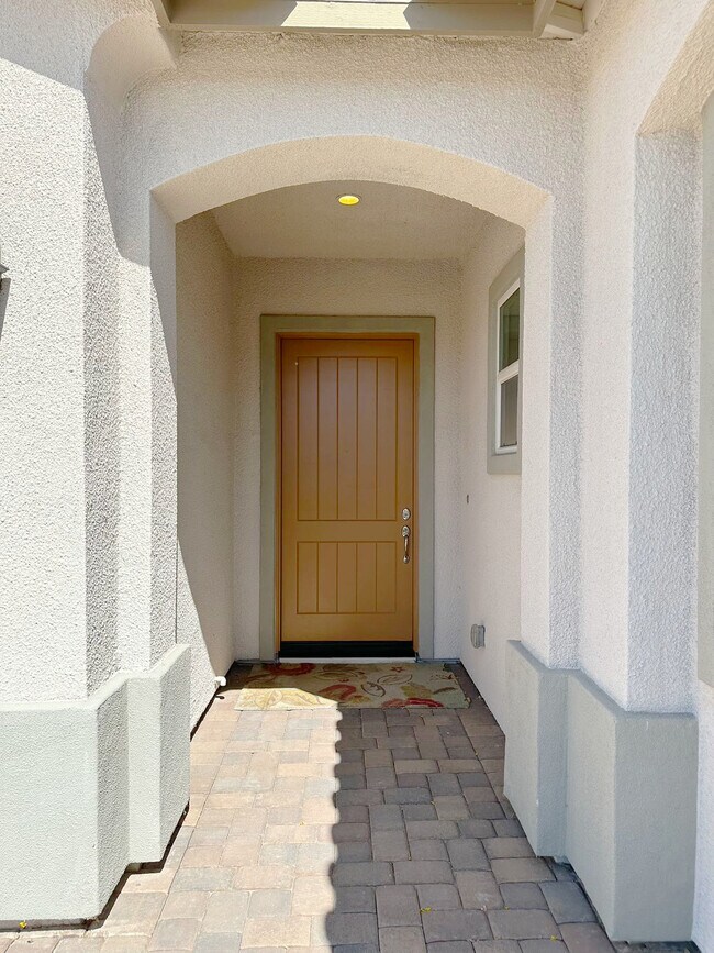 Building Photo - 2532 Ballatore St