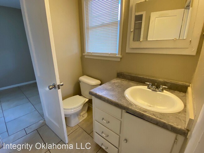 Building Photo - 2 br, 1 bath House - 4302 North Peniel Avenue