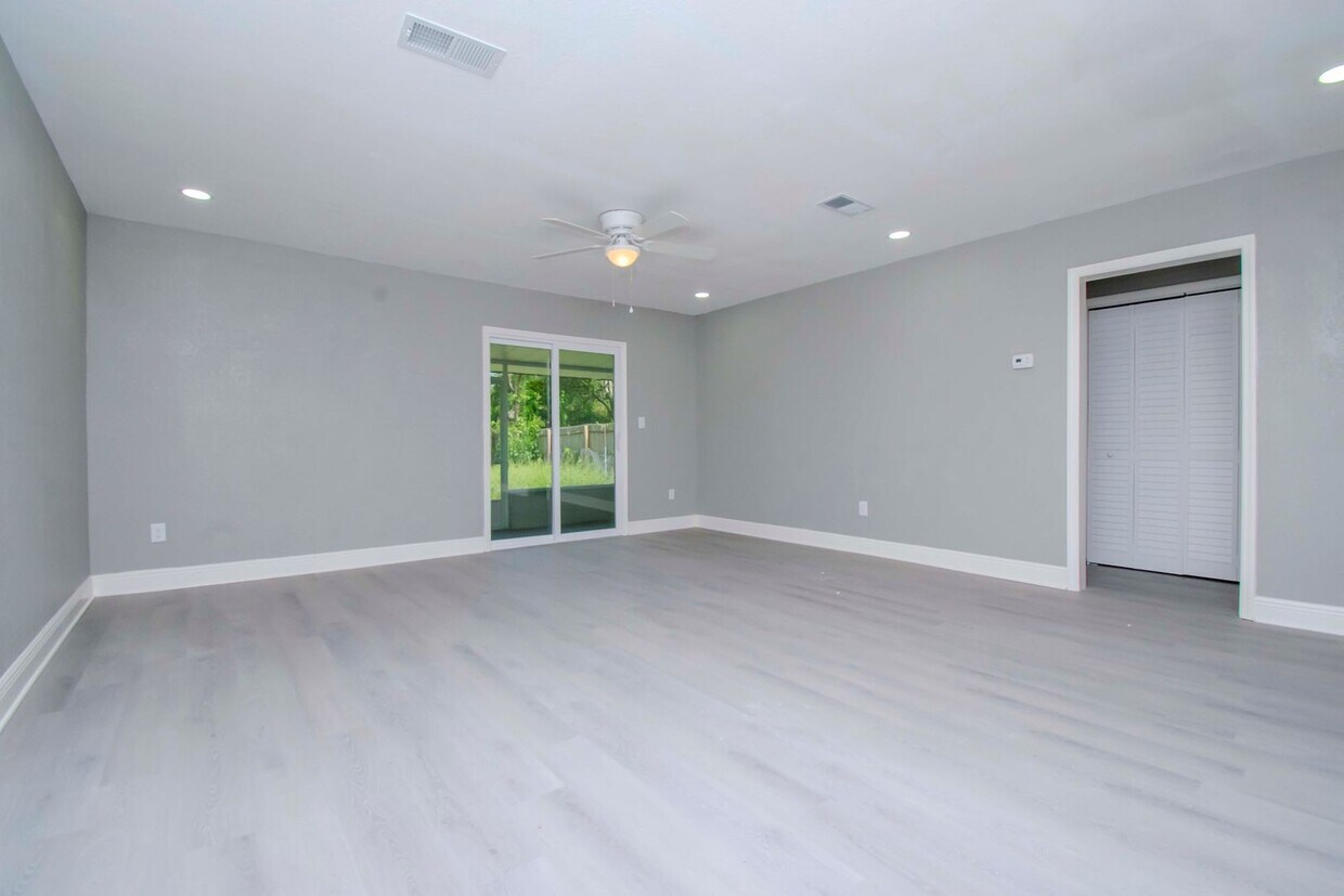 Primary Photo - 1313 Eagleview Dr