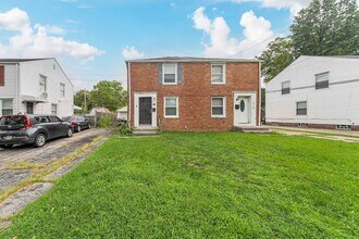 Building Photo - 1517 E 256th St