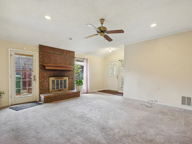 Building Photo - 2812 Springhaven Ct