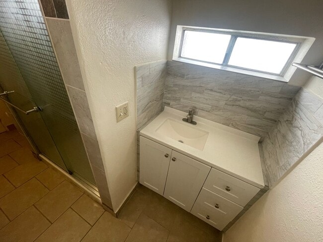 Building Photo - Charming & Spacious Studio – Steps from th...