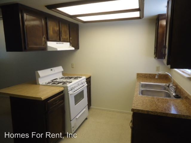 Foto del edificio - 2387 E Springville Ave