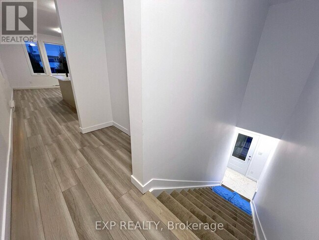 Photo du bâtiment - 1371 Louis Ln