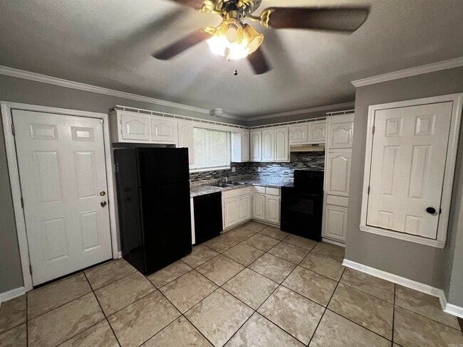 Building Photo - 4417 Arehart Dr