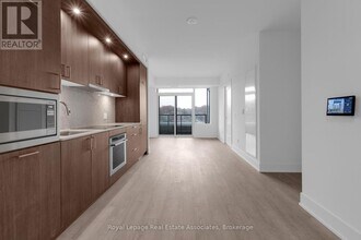 Building Photo - 259 The Kingsway