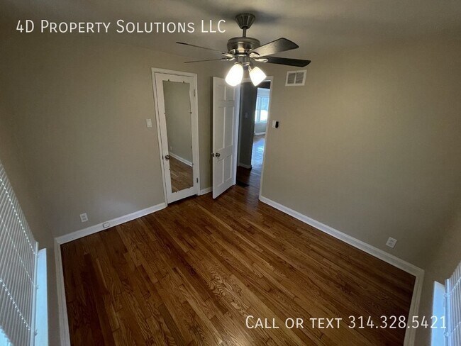 Building Photo - Homey 2-BR Abode at 1901 N Hanley Rd, St. ...