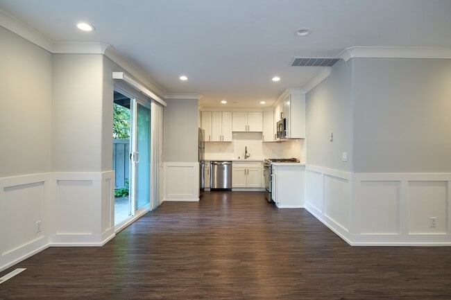 Alamo #16 kitchen_dining (2) - Allure Apartments
