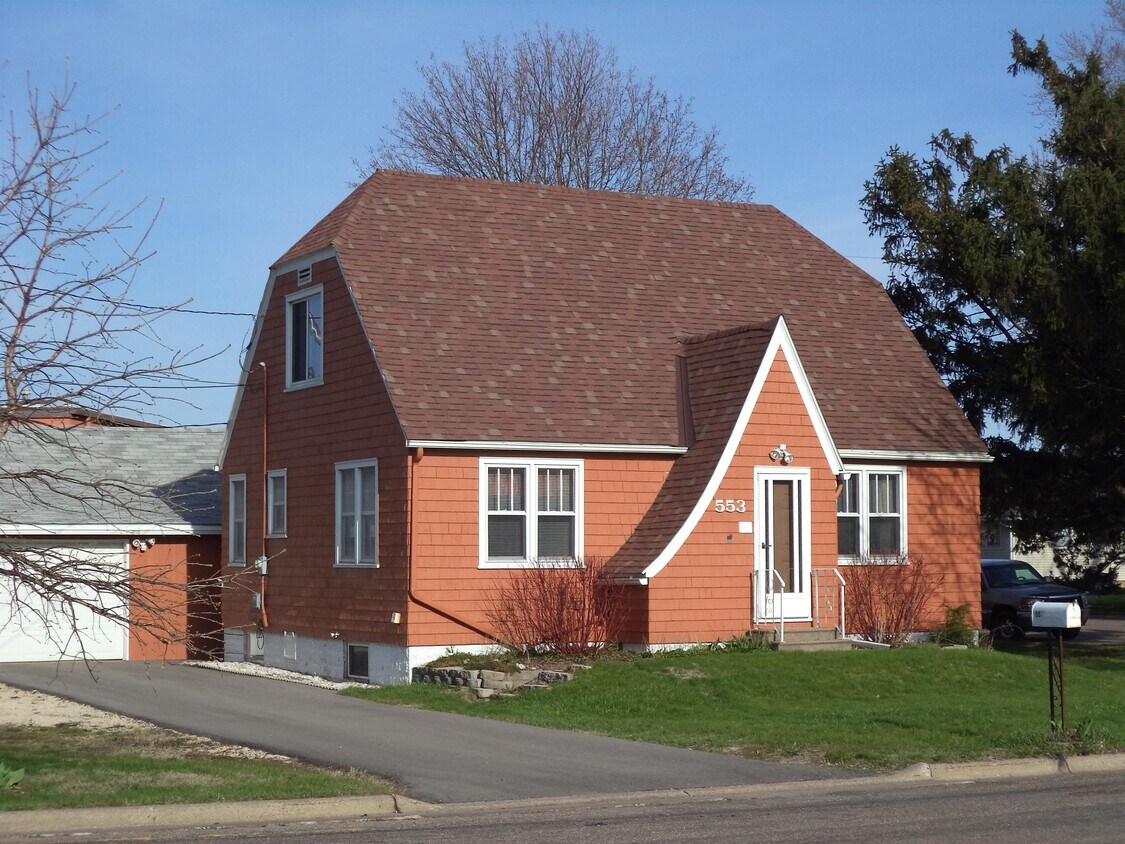553 Maceman St, Winona, MN 55987 House Rental in Winona, MN