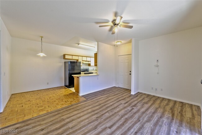 Building Photo - 5751 E Hacienda Ave