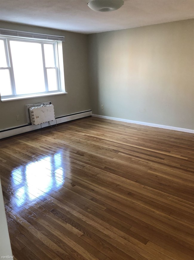 Building Photo - 2 br, 1 bath Condo - 43 Colborne Rd #3